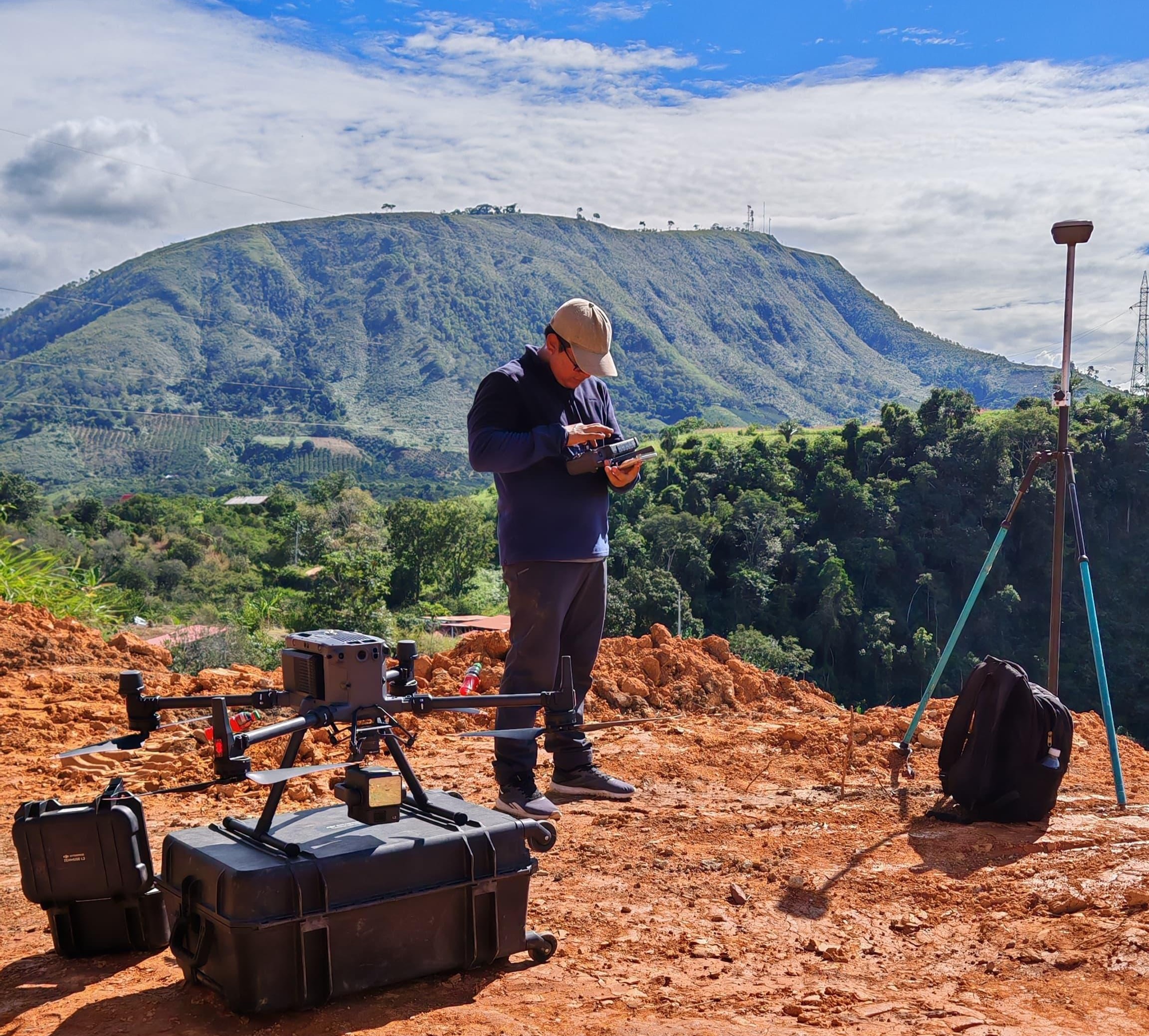 Equipo LiDAR RE20S en operación de campo